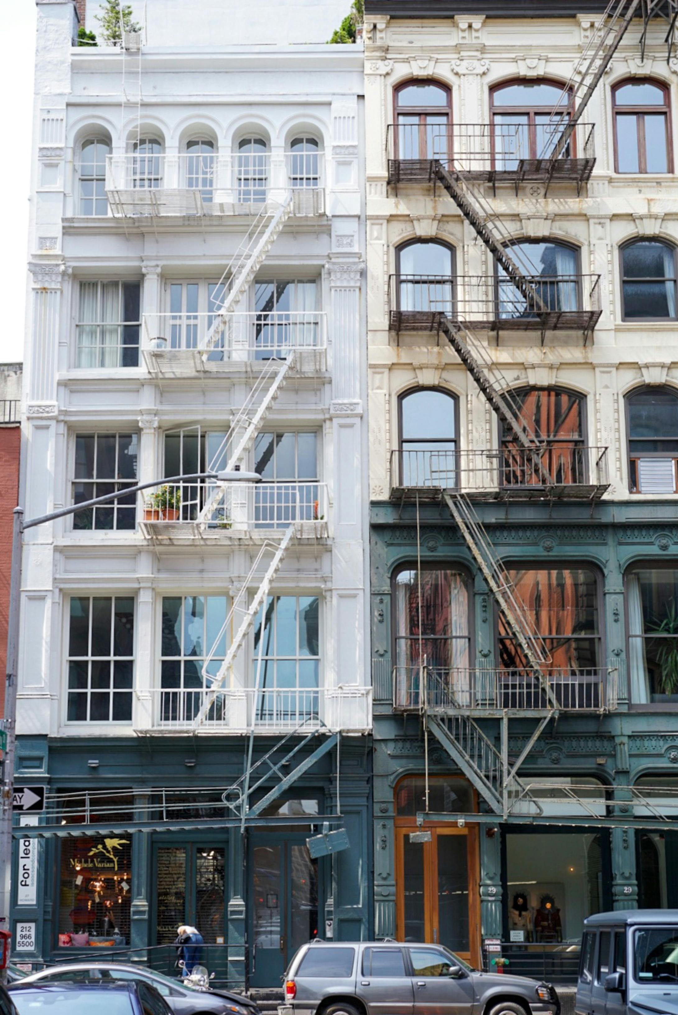Fachadas urbanas con escaleras de incendios
